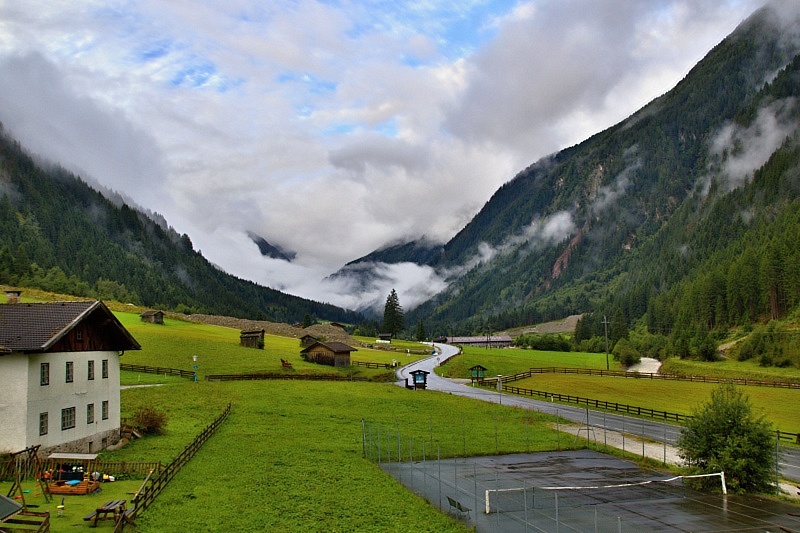 Haus am Wasserfall